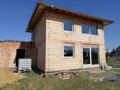 Novostavba rodinného domu ve Frýdku - Místku - plastová okna, posuvné dveře